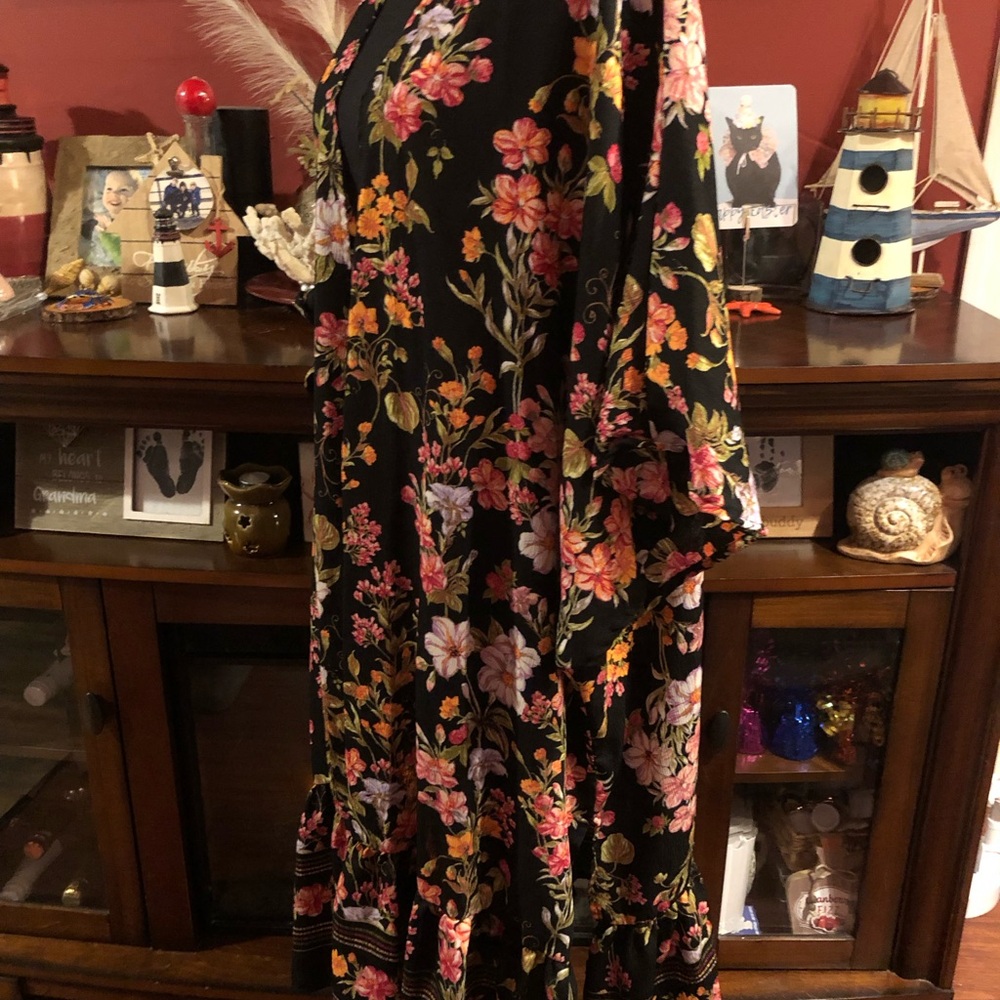 Black Floral Kimono Robe with Pink & Yellow Blooms - Picture 13 of 15